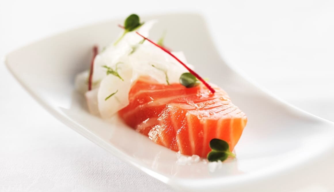 フィヨルドトラウトのたたき フェンネルサラダ添え